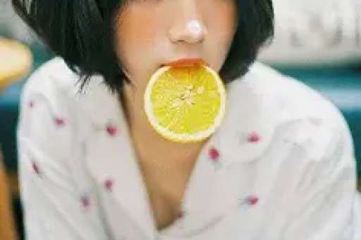 总裁人设崩了？余承东现场追星记：见易烊千玺笑成这样网友都在刷图