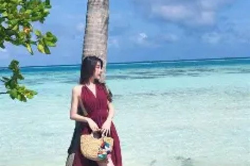 相亲舞台上的“富豪”人设崩塌：148万二手奥迪冒充宾利